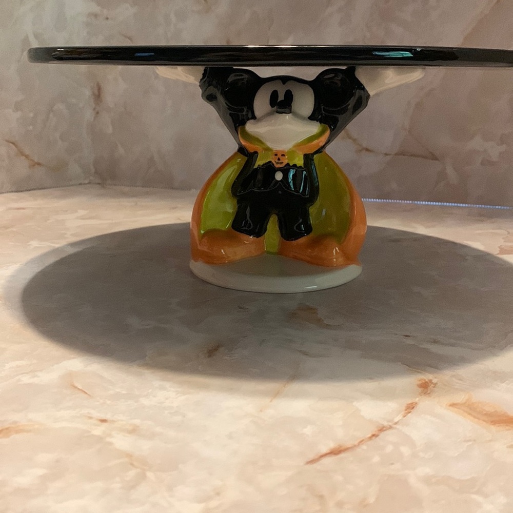 Disney: Halloween theme Mickey Mouse cake plate.